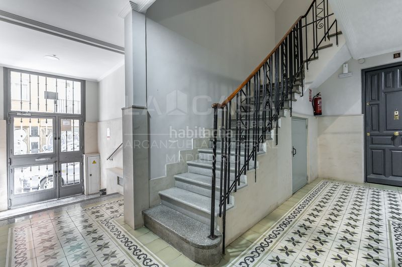 Foto ef603482-5e82-4828-b307-3c0a95b18d30. Pis a calle linneo 20 a Imperial Madrid