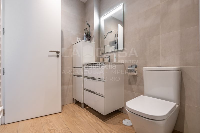 Foto 0d84a5dc-2293-4de3-a397-e0adb50e861b. Pis amb aparcament a Guindalera Madrid