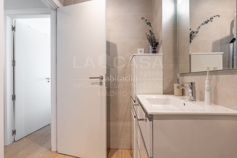 Foto 36047a4d-bcb8-477e-9938-5e9f11975a37. Pis amb aparcament a Guindalera Madrid