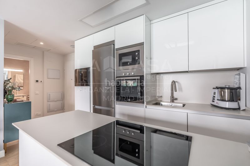 Foto 6b3f8d77-87e7-4411-a58f-c810586d5a8d. Pis amb aparcament a Guindalera Madrid