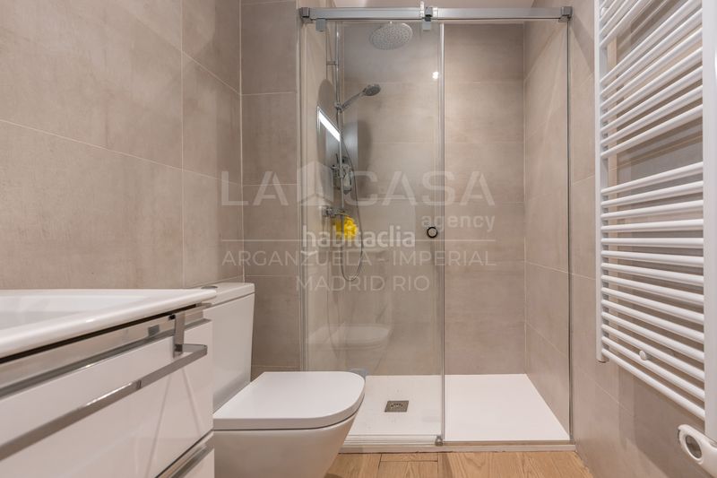 Foto 86a0e13c-e731-42f4-b258-02e910900423. Pis amb aparcament a Guindalera Madrid