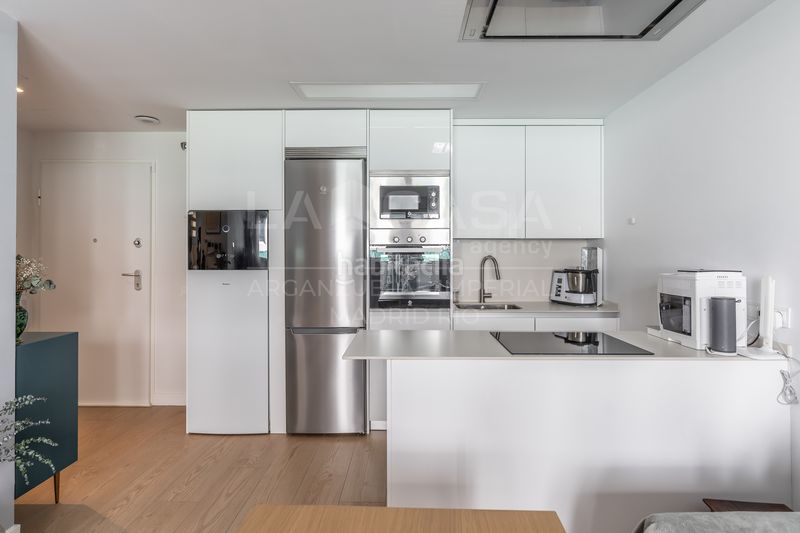 Foto 97eece0e-4e2a-421b-9e88-3de7794f5baf. Pis amb aparcament a Guindalera Madrid