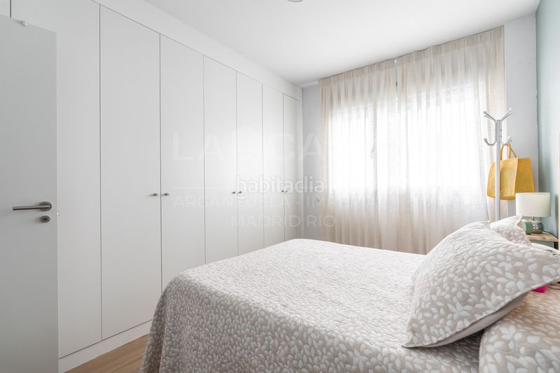 Foto bb37b50e-8c91-4c24-93e0-934d28f8fee4. Pis amb aparcament a Guindalera Madrid