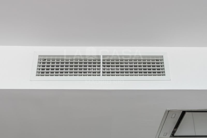 Foto c7472ea2-0622-4da6-8c6c-ec0bb71943de. Pis amb aparcament a Guindalera Madrid