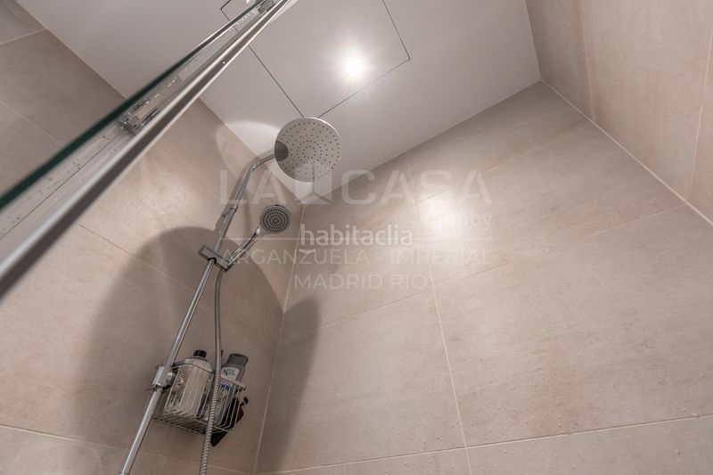 Foto cdd3ceb2-84b4-4ef1-8fcb-b7773de43137. Pis amb aparcament a Guindalera Madrid