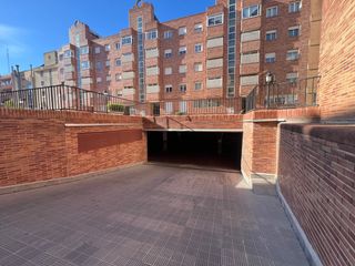 Aparcament cotxe  Calle lino. Garaje ne venta en calle lino, madrid