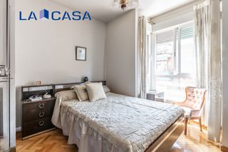 Appartamento  Calle de eduardo requenas. Piso en venta en eduardo requena, madrid