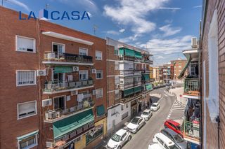 Flat  Calle de enrique fuentes. Piso en venta en enrique fuentes, madrid