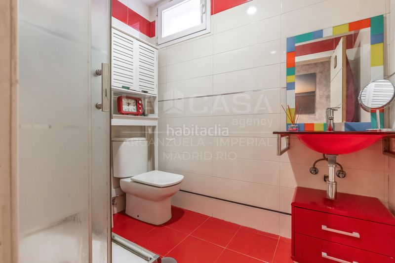 Foto ee8b0df7-b50b-4c6a-a53c-779496545162. Pis amb calefacció aparcament a Los Cármenes Madrid