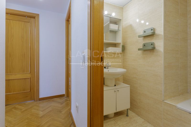Foto 0e7a5c55-e5bd-46ae-8120-cdd22abd8e16. Pis amb aparcament a Centro Fuenlabrada