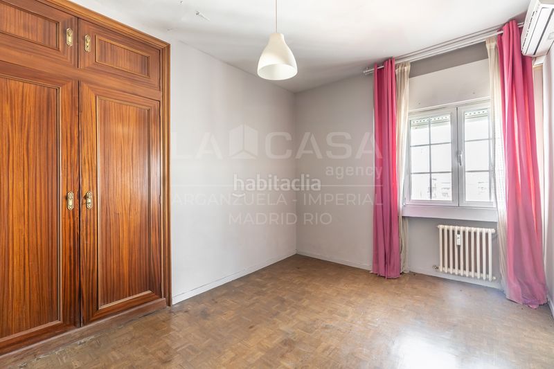 Foto c8927b9f-1d56-4d13-b7c5-81663fe9510f. Àtic amb calefacció a Ciudad Jardín Madrid
