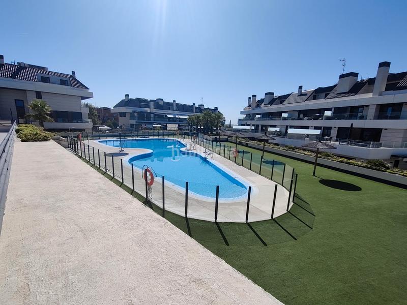 Foto 13465d15-d7ec-49d6-b66d-8e0ced23c99b. Zweistöckige wohnung mit heizung pool in Valenoso Boadilla del Monte