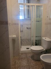 Flat in Opañel. Amplio piso en oporto