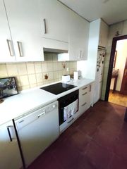 Etagenwohnung in Abrantes. Piso exterior y reformado