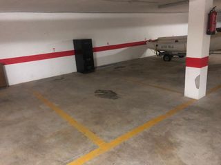 Parking coche en Puig i cadafalch 10. Plaza de parking