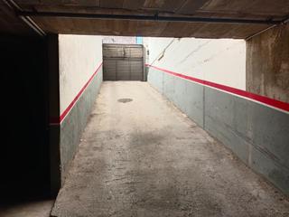Lloguer Aparcament cotxe  Passeig colom. Alquiler de plaza de parking muy cómoda y de buen acceso.
