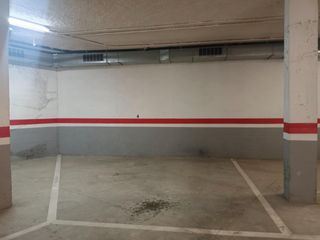 Parking voiture à Carrer gran via de tomas balvey 28. Plaza parking coche, en venta, 21 m2 céntrica.