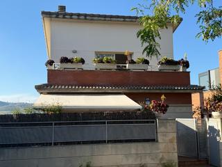 Casa a La Font den Fargues. Ellos la han cuidado mucho