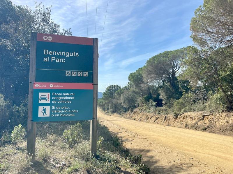 Foto f097fff8-7cbe-4990-bb12-9cf39ab69f51. Terreny residencial a avenida maresme 44 a Argentona est Argentona