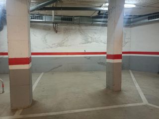 Parking voiture  Carrer gran via de tomas balvey. Plaza de parking coche en venta de 19 m2 muy bien ubicada