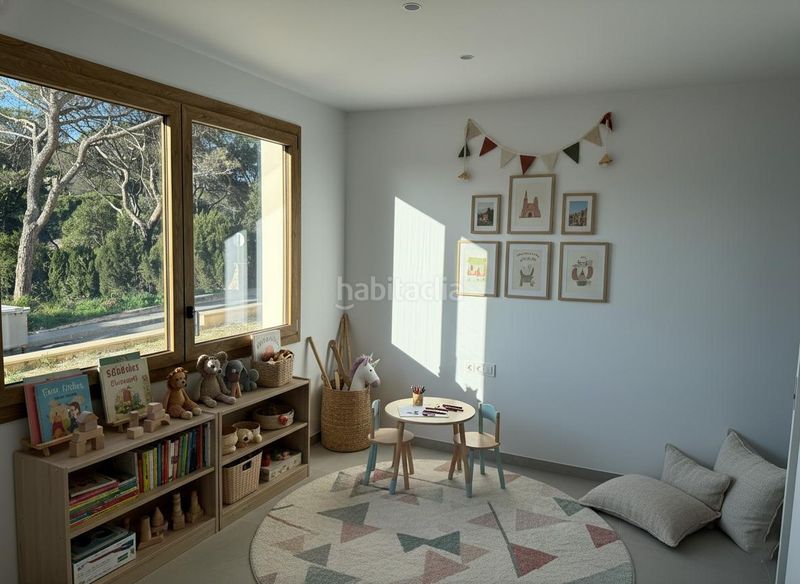 Foto eed47255-3241-4c1e-958a-0cb76a9b942d. Casa amb aparcament a Roca del Vallès (La)