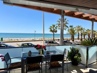Appartement  Carrer carrer saligar 3. Terraza con vistas al mar, con piso incluido.