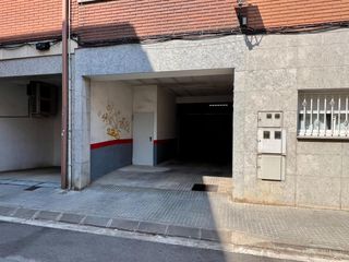 Posto auto in Carrer carrer sant ramon 6. Tres plazas de parquin en venta en el centro de cardedeu