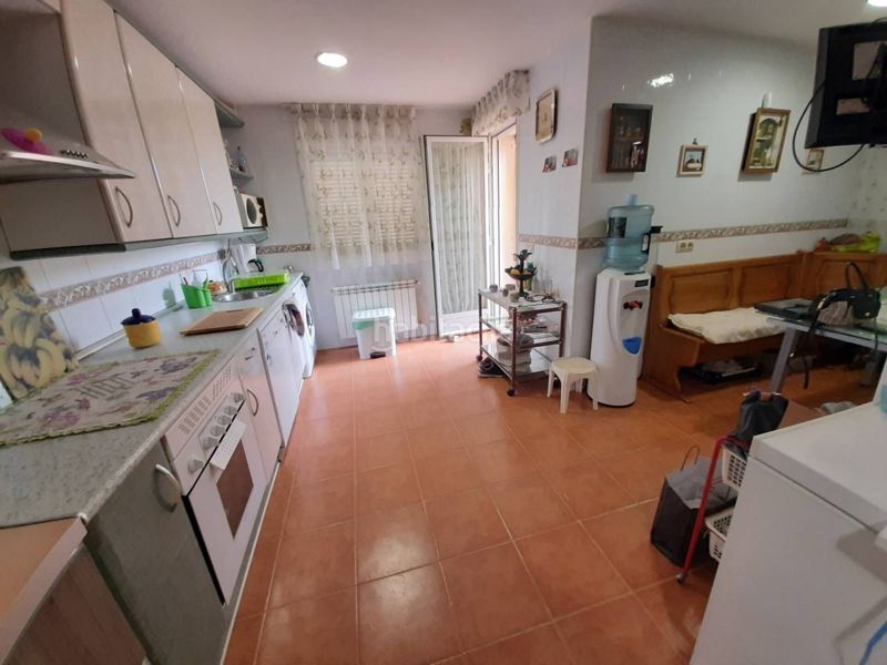 Foto 6eb13472-c17c-4cf3-a22a-6a9cf273abce. Xalet amb calefacció aparcament a Ugena