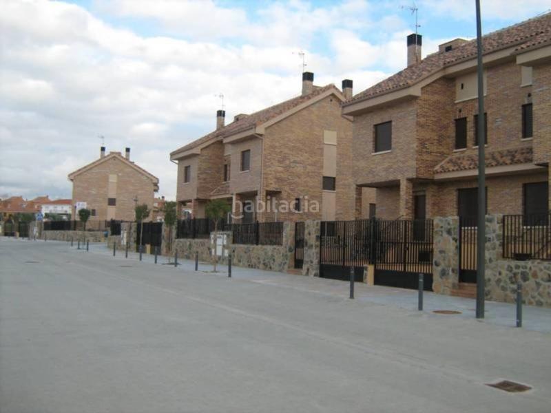 Foto a2ba56cb-3f13-460c-a76c-fa812527a6a7. Solar industrial solar en venta para construccion de chalet adosado en Humanes de Madrid