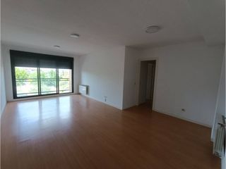 Affitto Appartamento in Las Castañeras - Bulevar. Bonito piso en alquiler en arroyomolinos con piscina ,trastero y