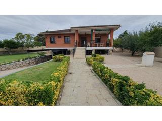 Xalet a Almorox. Magnifico chalet independiente con piscina privada en urbanizaci