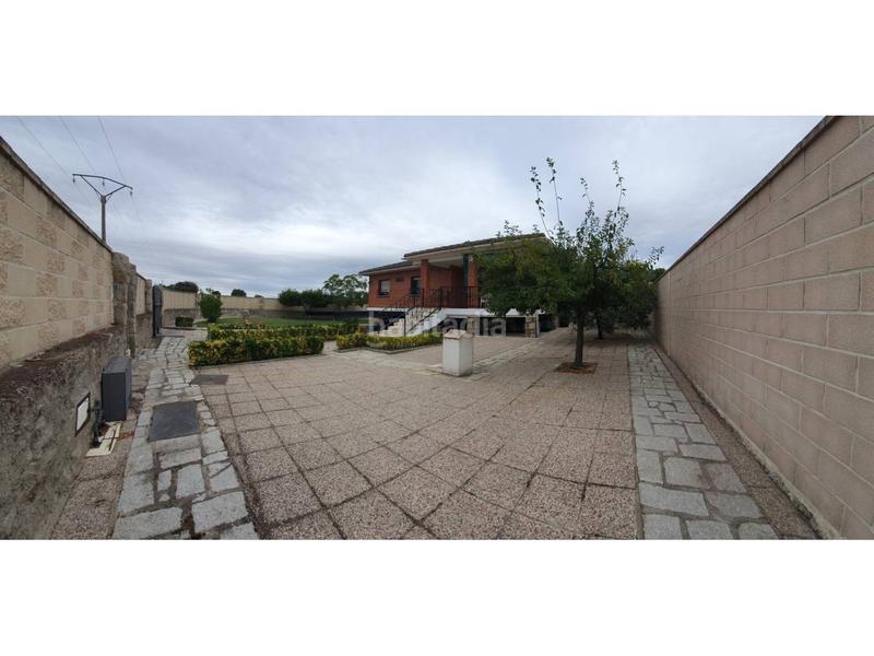 Foto 4ed0c940-419f-4d78-aab7-d867b262a8b8. Chalet magnifico chalet independiente con piscina privada en urbanizacion valcarrillo del alberche !! en Almorox