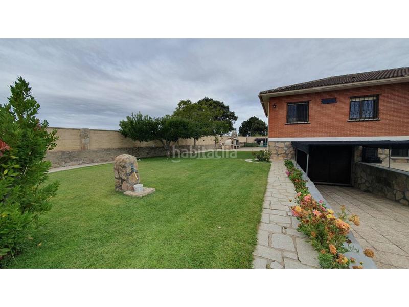 Foto 7927a601-400c-462b-9e0f-9a4223a5375a. Chalet magnifico chalet independiente con piscina privada en urbanizacion valcarrillo del alberche !! en Almorox