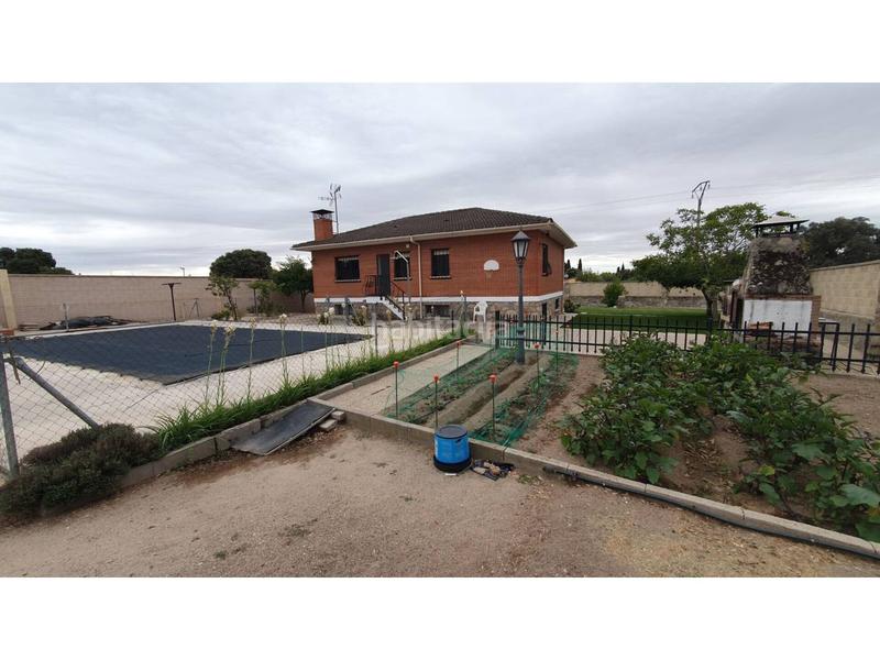 Foto a8ed5c5f-fdd4-44a4-8b86-7bab2327be79. Chalet magnifico chalet independiente con piscina privada en urbanizacion valcarrillo del alberche !! en Almorox