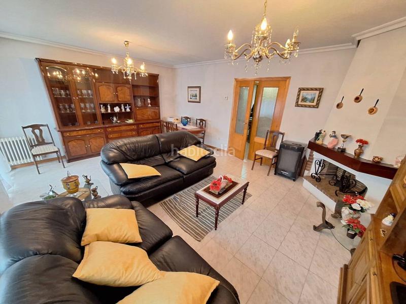 Foto 87a65b77-a225-4b45-b5a7-32418e4d140b. Maison jumelée avec chauffage parking dans Fuenlabrada ii-el molino Fuenlabrada