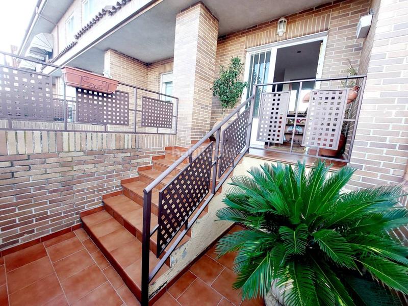 Foto 0325976b-7221-487a-8901-2404977de920. Maison jumelée avec chauffage parking piscine dans El Arroyo-La Fuente Fuenlabrada