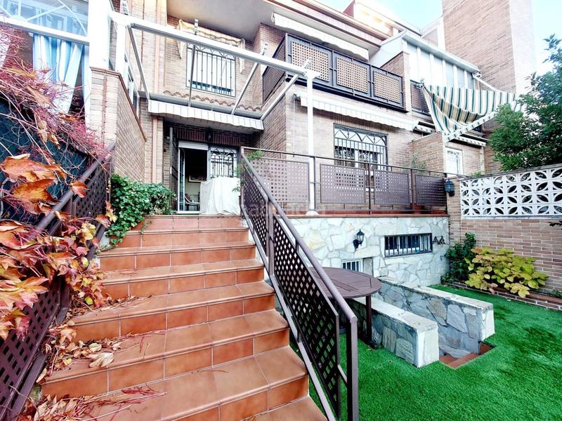 Foto 0d1109ab-d22b-4dce-8e27-491dc8b229b2. Maison jumelée avec chauffage parking piscine dans El Arroyo-La Fuente Fuenlabrada