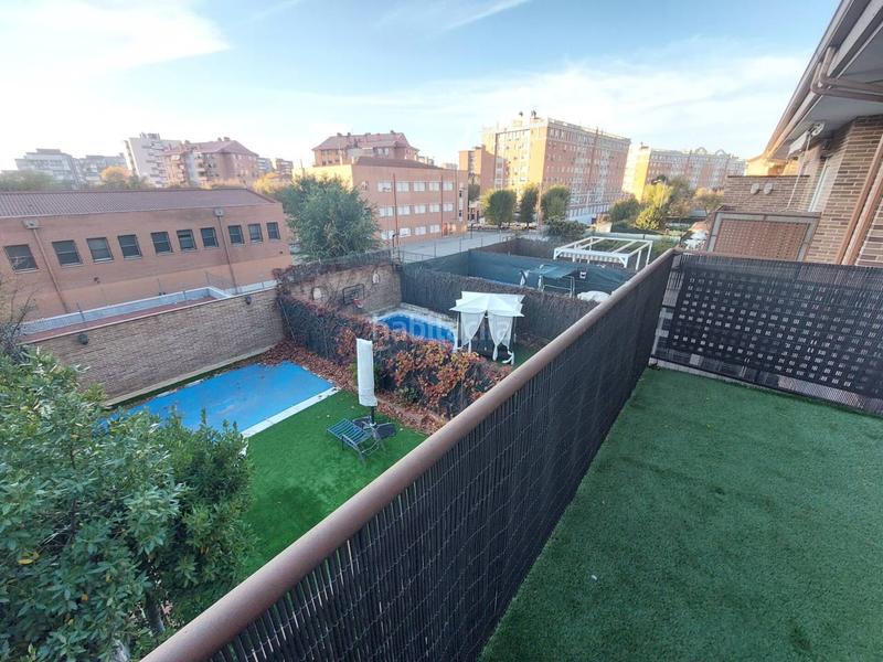 Foto 1467a96f-b339-45cd-963a-9f3567f45adc. Maison jumelée avec chauffage parking piscine dans El Arroyo-La Fuente Fuenlabrada