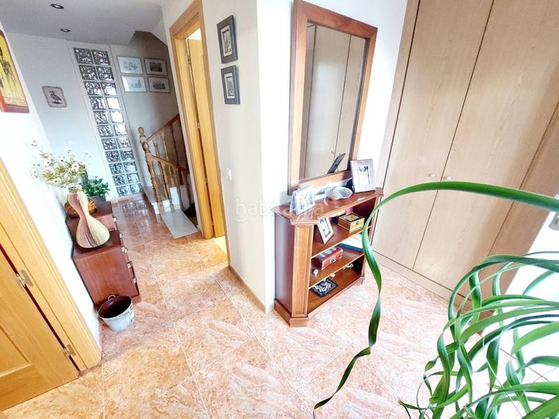 Foto 4ea1715a-47f8-4edd-98e0-1e39596fb52d. Maison jumelée avec chauffage parking piscine dans El Arroyo-La Fuente Fuenlabrada