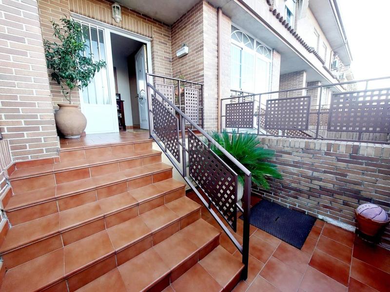 Foto 94d8e507-268a-4da2-920c-acfac23c6e1c. Maison jumelée avec chauffage parking piscine dans El Arroyo-La Fuente Fuenlabrada