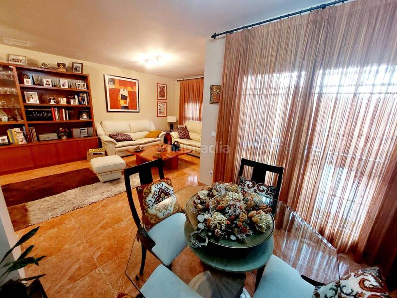 Foto ddb1d7cf-9aa6-4331-aeaf-2788769b29f7. Maison jumelée avec chauffage parking piscine dans El Arroyo-La Fuente Fuenlabrada