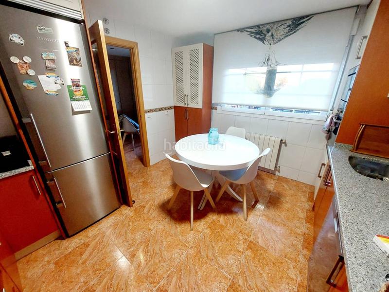 Foto f48bc8a5-892d-4ee9-9565-a17f0e260b18. Maison jumelée avec chauffage parking piscine dans El Arroyo-La Fuente Fuenlabrada