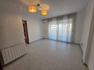 Alquiler Piso en Centro. Piso en alquiler con calefacción central y piscina, zona paraque