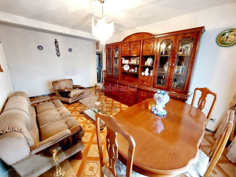 Foto 0768c73b-db56-4d0c-9dd2-c94479ed34c8. Pis a Descubridores-Escritores Leganés