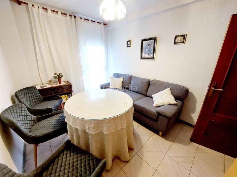 Foto 25ddad8f-546a-4a73-8c21-49faec087f61. Pis a Descubridores-Escritores Leganés