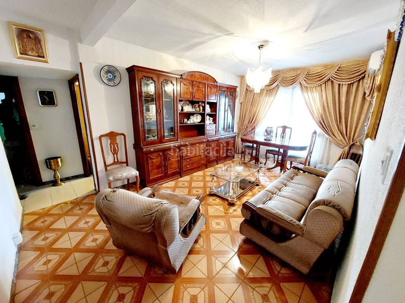 Foto 41b514c2-d64d-44c8-a34f-39567aa869fb. Pis a Descubridores-Escritores Leganés