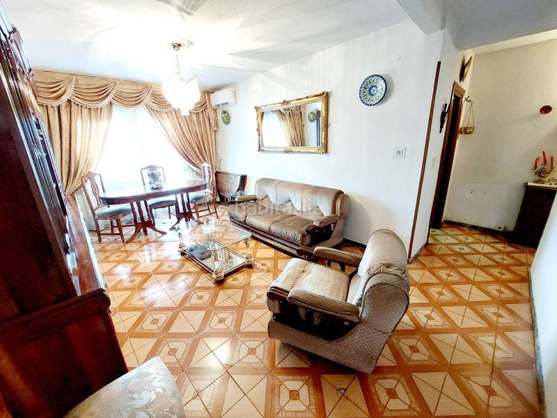 Foto ce04bb60-287b-483e-8704-6a5968b88acd. Pis a Descubridores-Escritores Leganés