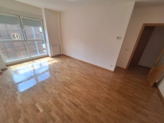 Appartamento in Centro. Excelente vivienda en pleno corazon de fuenlabrada con plaza de