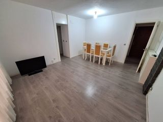 Rent Flat in Valdepelayo-Montepinos-Arroyo Culebro. Piso en alquiler con terraza abierta. zona el naranjo