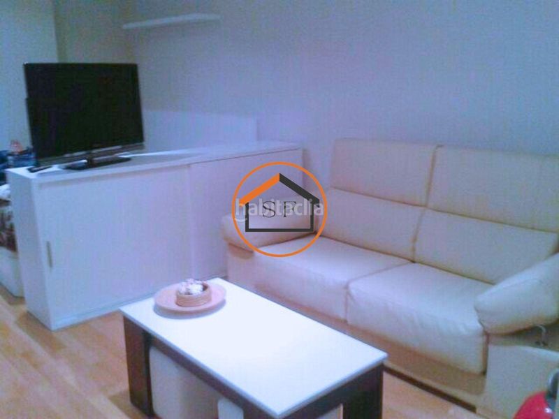 Foto ea60c1bb-5134-41d7-aa6c-e4cceef949de. Lloguer estudi amb calefacció piscina a Adelfas Madrid